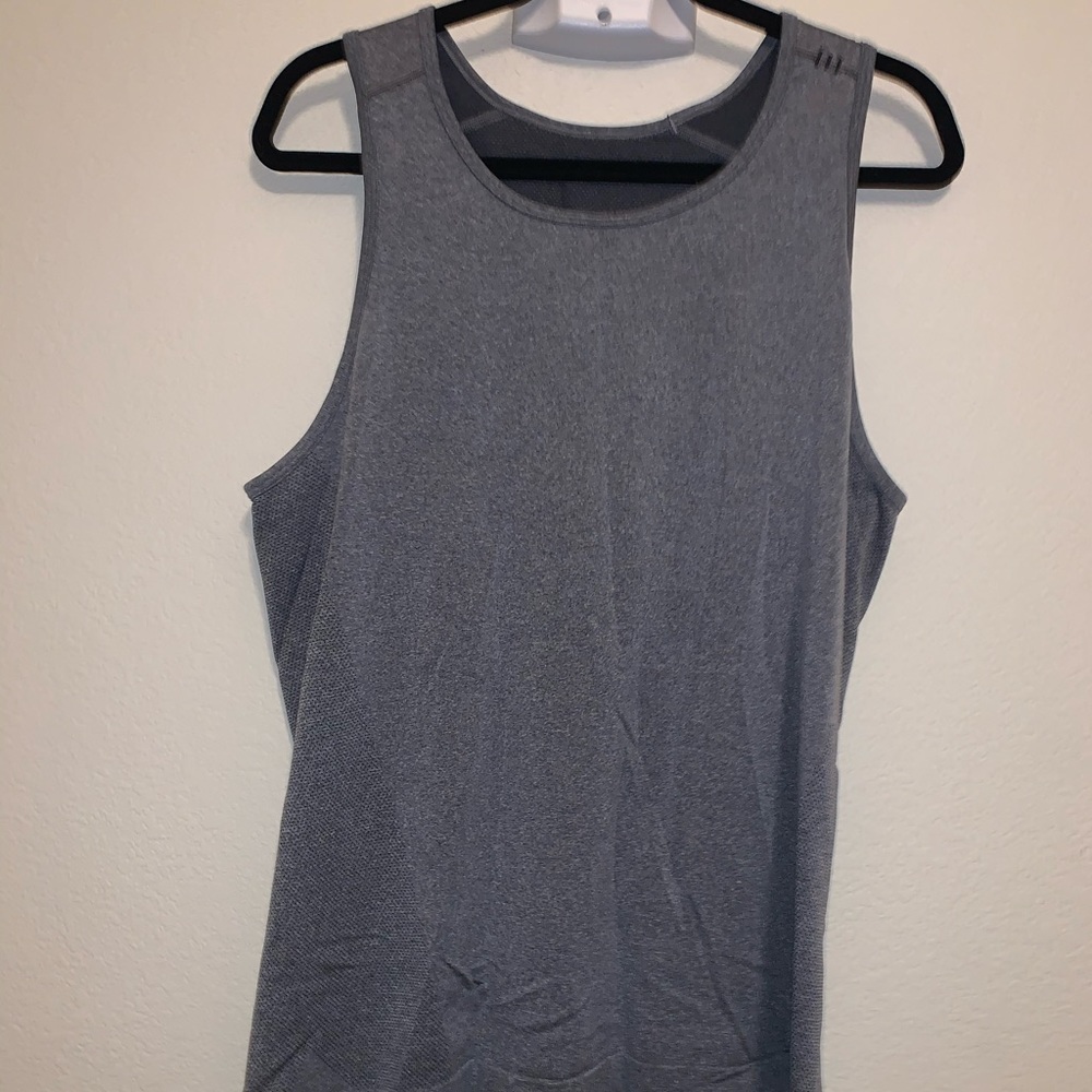 Lululemon men’s work out tank